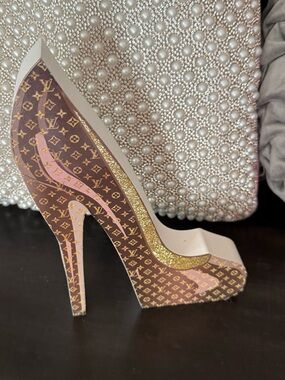 WOOD DECOR Decorative High Heel Accent - Brown & Pink with Gold Trim